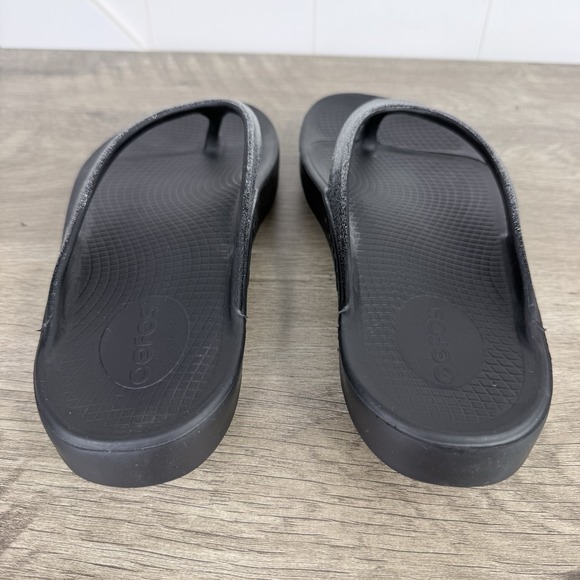 OOFOS Women's OOlala Luxe Sandals Black With Glitter Silver Recovery - Size 10 - Picture 4 of 9